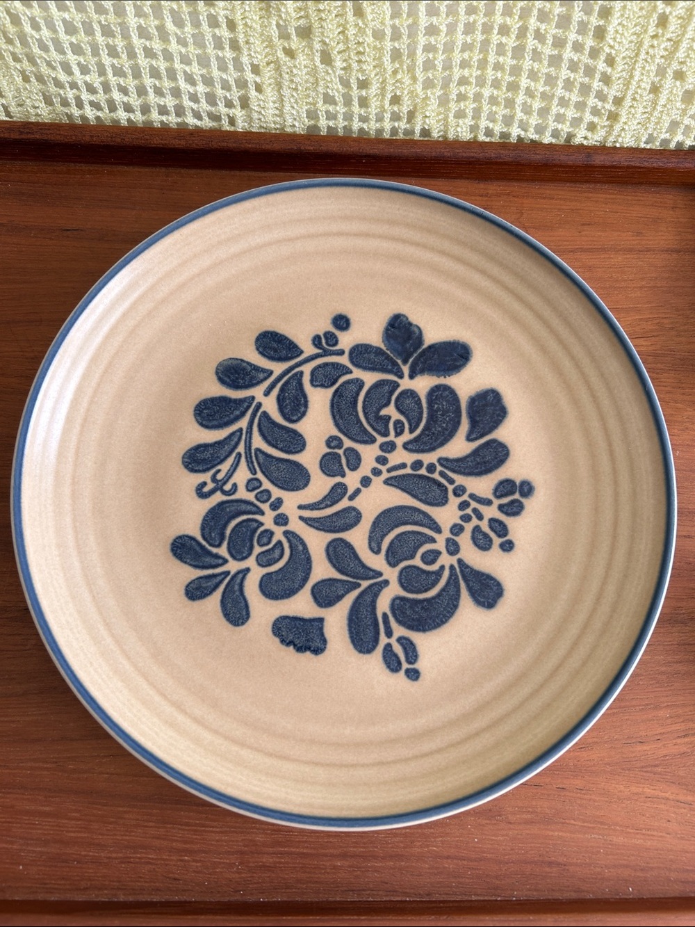 Vintage Pfaltzgraff “Folk Art” Dinner plate Blue Floral Stoneware